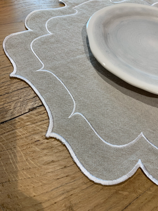 TISCHSET "LABYRINTH" - muschelförmiger Saum