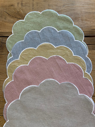 SCALLOPPED PLACEMAT "SOLANO"