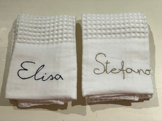 ASCIUGAMANI PERSONALIZZAT IN NIDO D'APE (caligrafia fine)